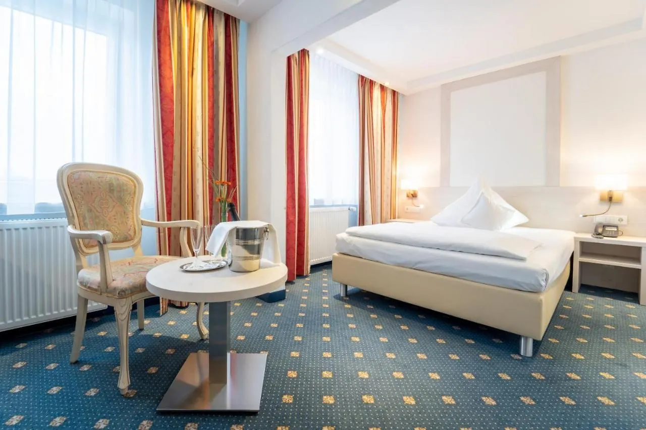Hotel St Georg - Regensburg 4*,