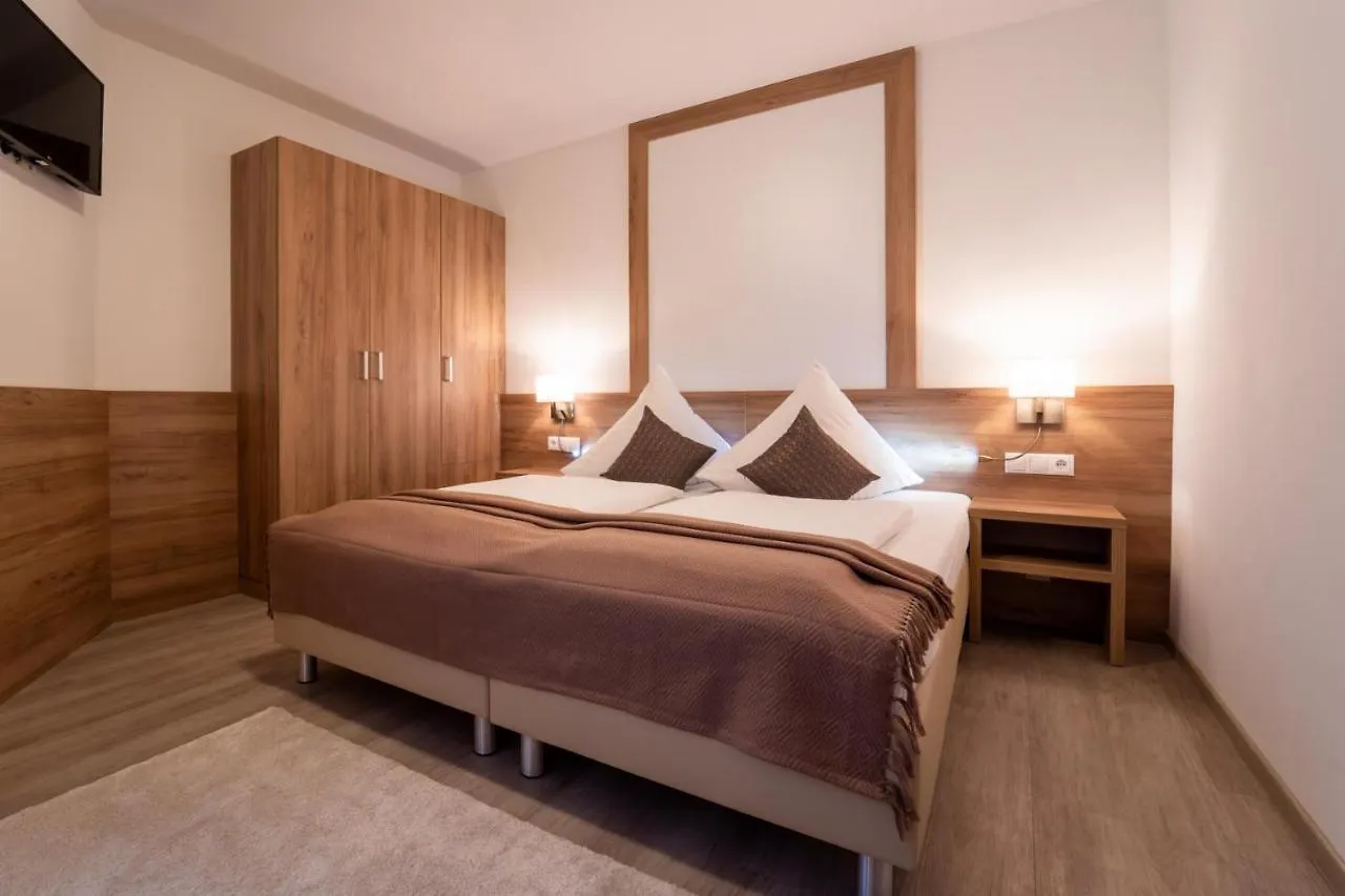 Hotel St Georg - Regensburg 4*,