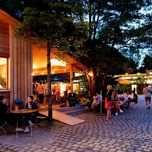 Hostal The Tent - Youth Only - Buchung Leider Nur Bis 30 Jahre Moeglich!